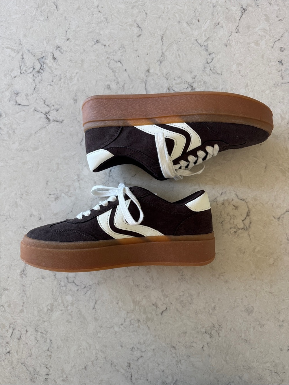 NWOT Madden NYC Platform Sneakers in Chocolate Brown with White Stripe women’s 9